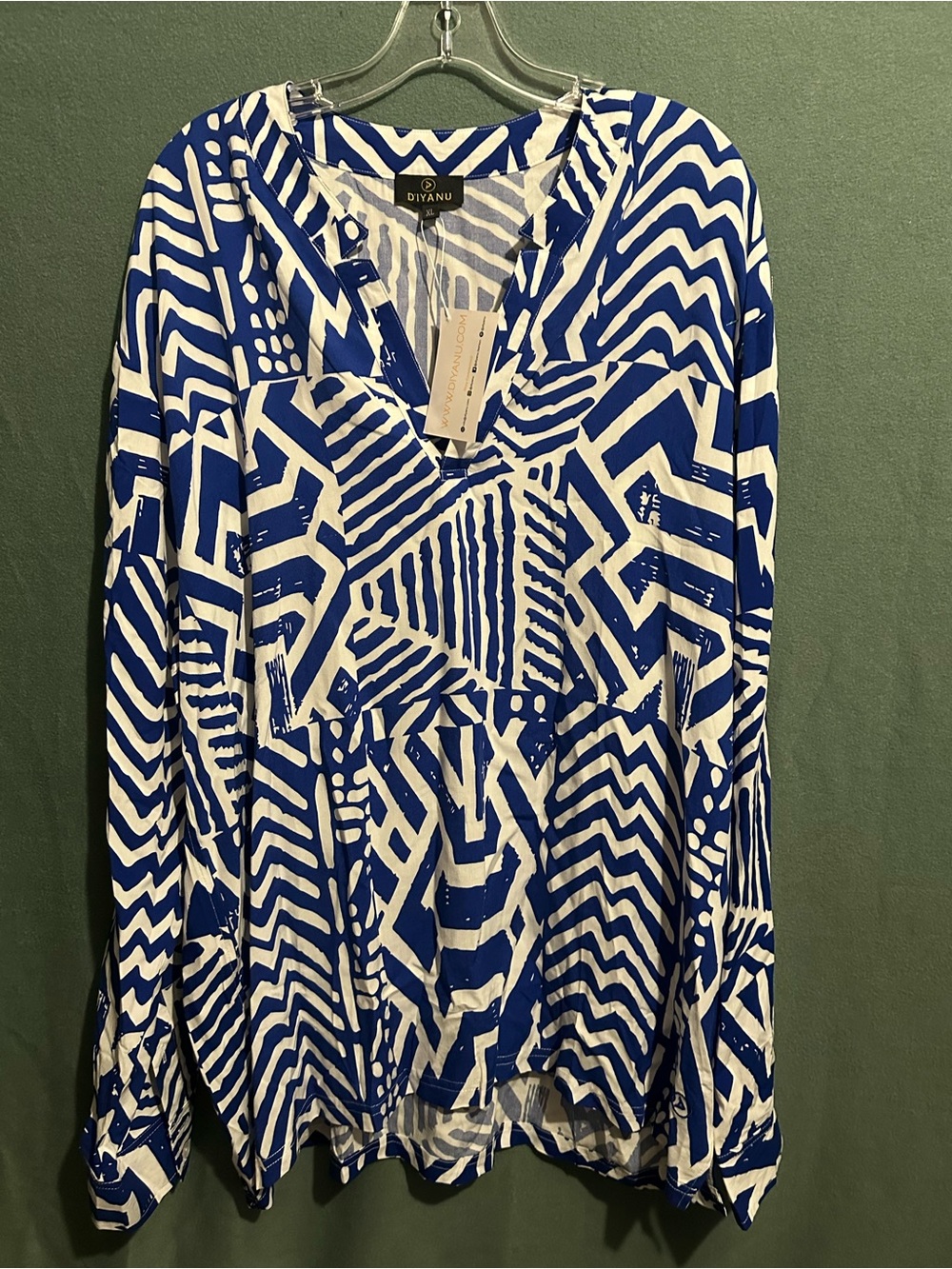 D’IYANU Women’s White Cobalt Tribal Print V-Neck Blouse. African Print